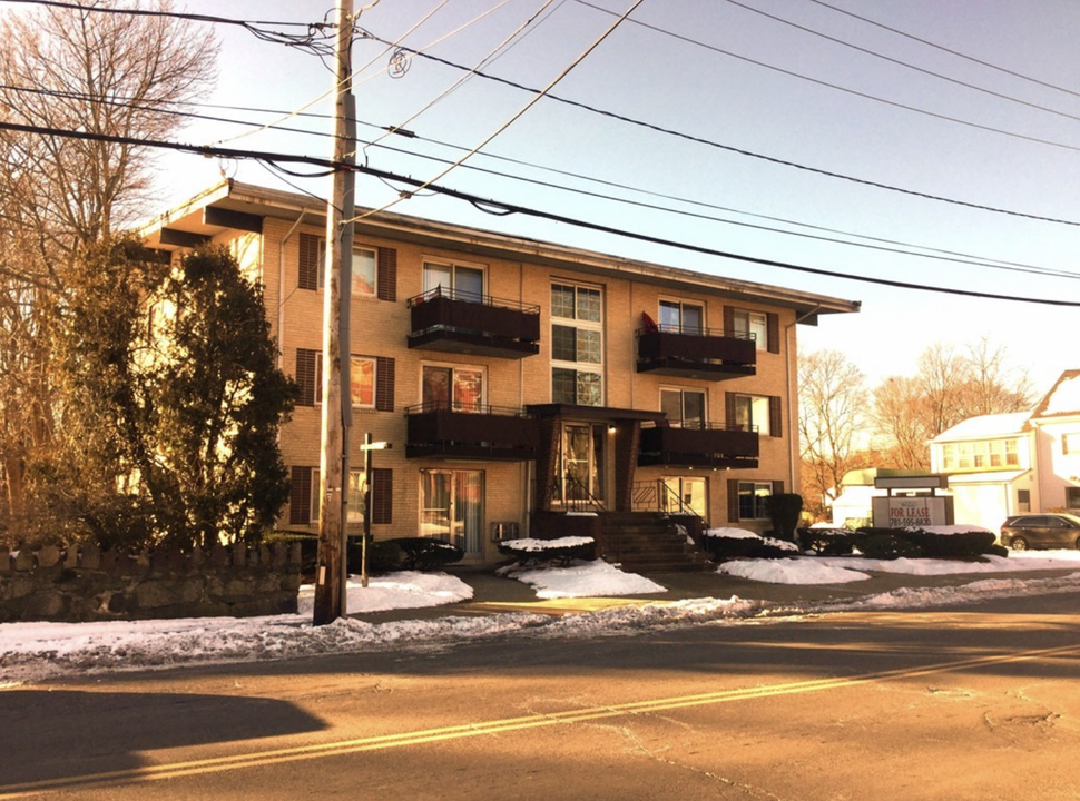 20 Main St, Unit 11 in Saugus, MA - Building Photo