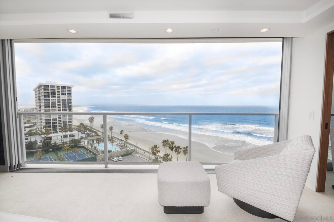 1780 Avenida Del Mundo in Coronado, CA - Building Photo