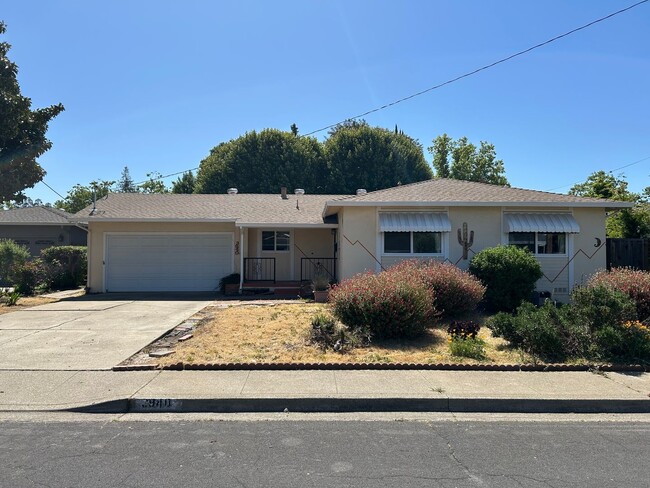 property at 3940 Bellwood Dr