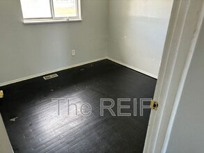 6203 Hilton Ln in Mount Morris, MI - Foto de edificio - Building Photo