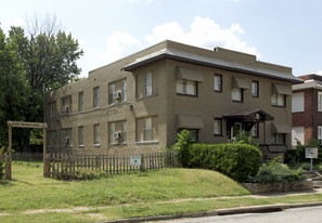 1136 S Quincy Ave Apartments