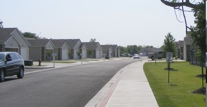 Gardens of Taylor in Taylor, TX - Building Photo - Building Photo