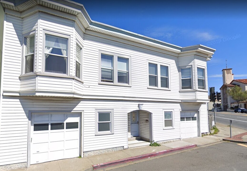 6 Washington St in Daly City, CA - Building Photo