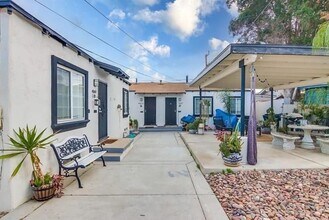 4065 - 4071 Chamoune Avenue in San Diego, CA - Foto de edificio - Building Photo