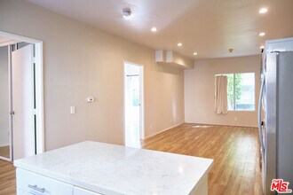 1242 9th Ct in Santa Monica, CA - Building Photo - Building Photo