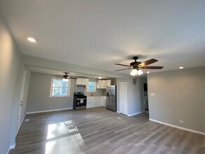 12814 E Playfield Dr in Crestwood, IL - Building Photo - Building Photo