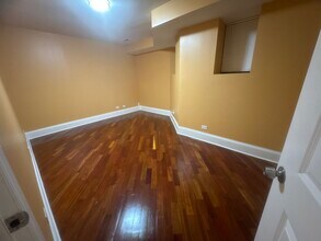 5201 S Indiana Ave in Chicago, IL - Building Photo - Building Photo