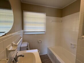 723 Mylinda Dr, Unit 723 in Newton, NC - Foto de edificio - Building Photo