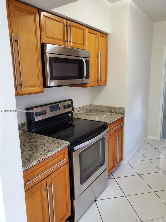 1630 NE 157th Ter in North Miami Beach, FL - Building Photo