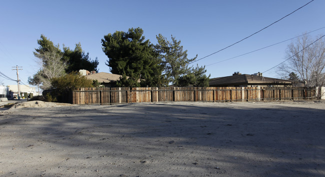 15866 Olalee Rd in Apple Valley, CA - Building Photo - Building Photo