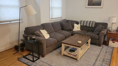 839 Botetourt Gardens in Norfolk, VA - Building Photo - Building Photo