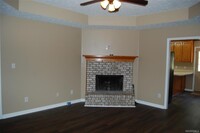 312 Meadowview Dr in Elmore, AL - Building Photo - Building Photo