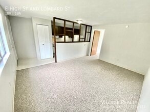 92 E High St in Yoe, PA - Building Photo - Building Photo