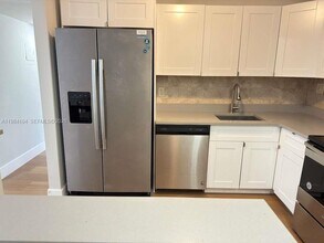 4304 NW 9th Ave in Pompano Beach, FL - Building Photo - Building Photo