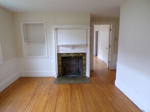 86-88 N Main Ave in Orono, ME - Building Photo - Building Photo