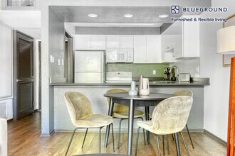 385 S Catalina Ave in Pasadena, CA - Building Photo - Building Photo