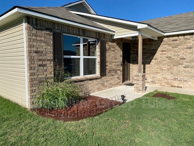 10009 E 109th Pl N in Owasso, OK - Building Photo - Building Photo