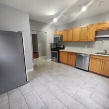 616 Locust St, Unit 2 in Kalamazoo, MI - Foto de edificio - Building Photo