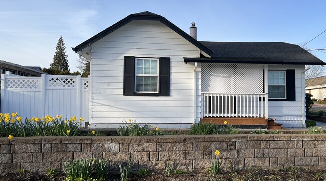 10285 NW 309th Ave in North Plains, OR - Foto de edificio - Building Photo