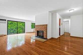 555 Central Park Ave, Unit 352 in Scarsdale, NY - Building Photo - Building Photo