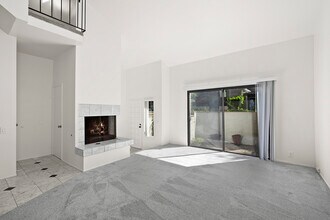 3216 Caminito Eastbluff, Unit 65 in La Jolla, CA - Building Photo - Building Photo