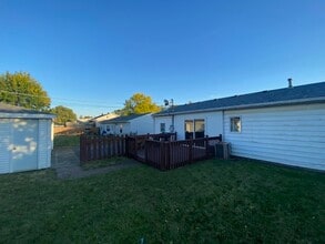 230 Healy Ave in Romeoville, IL - Foto de edificio - Building Photo