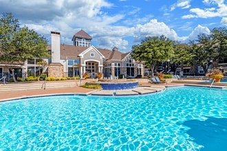 Grand Venetian at Las Colinas in Irving, TX - Foto de edificio - Building Photo