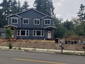 2327 Sidney Ave in Port Orchard, WA - Building Photo
