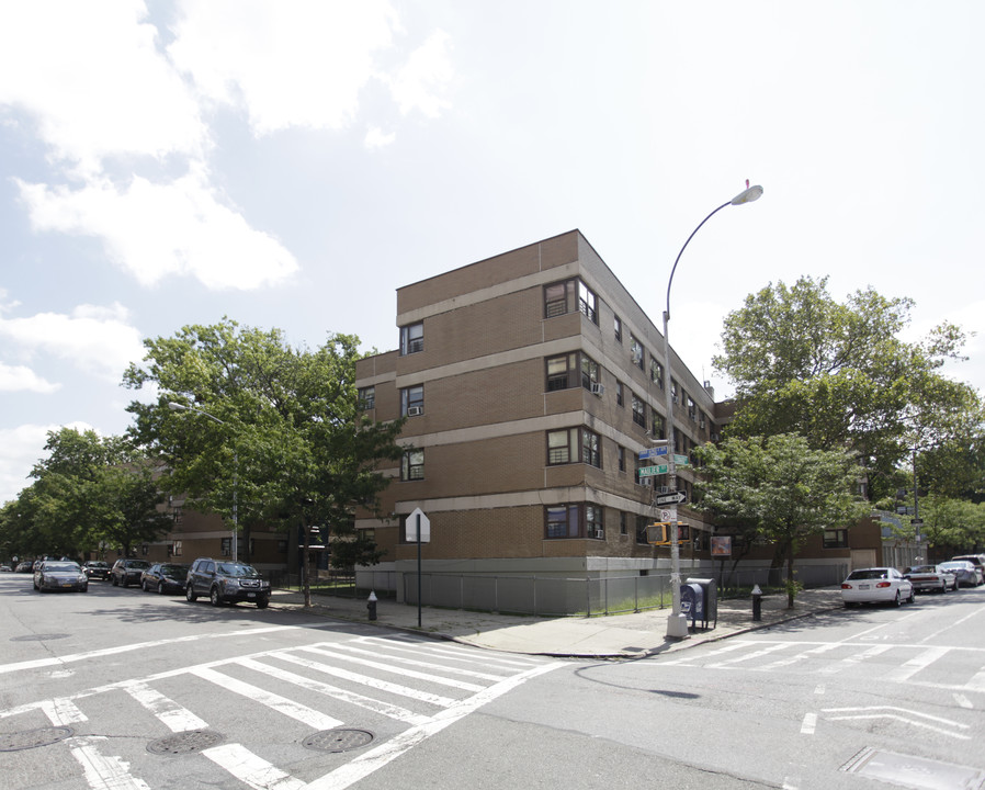 Willimasburg in Brooklyn, NY - Building Photo