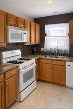 42520 Bishop Rd in Canton Township, MI - Building Photo - Building Photo