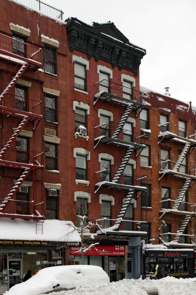 112 First Ave in New York, NY - Foto de edificio - Building Photo