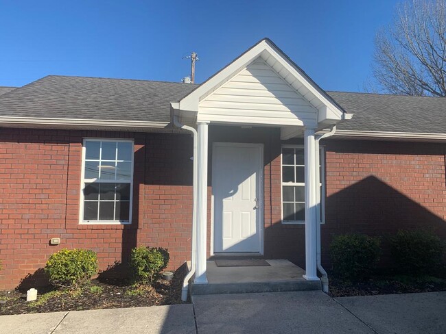 332 N Thompson St, Unit 332 in Shelbyville, TN - Building Photo - Building Photo