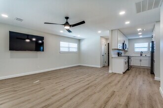 2807 Sandage Ave in Fort Worth, TX - Building Photo - Building Photo
