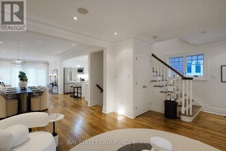 463 Spadina Rd in Toronto, ON - Building Photo - Building Photo