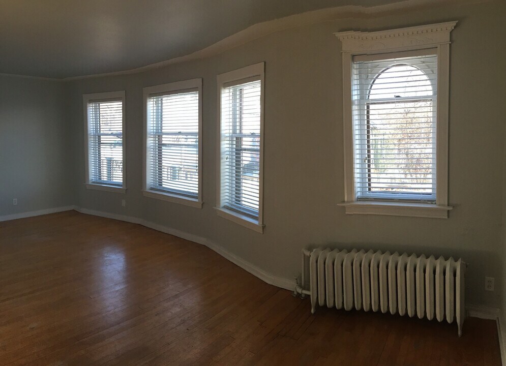 109 S 15th Ave E in Duluth, MN - Building Photo