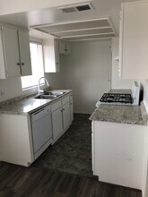 1707 Keeler St, Unit C in Burbank, CA - Foto de edificio - Building Photo