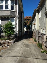 121 N St Patrick St in New Orleans, LA - Building Photo - Building Photo