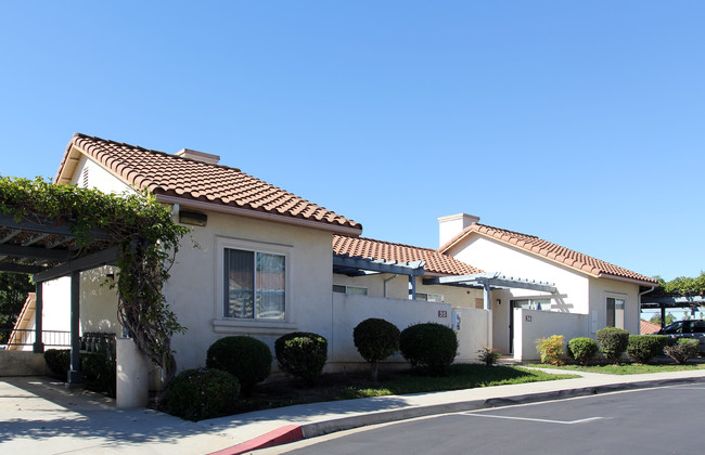 Vista Hidden Valley in Vista, CA - Foto de edificio - Building Photo