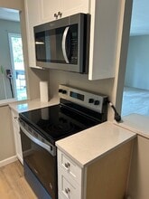 100 Kennedy Dr, Unit 34 in South Burlington, VT - Building Photo - Building Photo