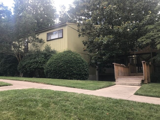 property at 611 Pine Ridge Pl