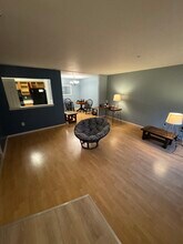 19104 Highstream Dr in Germantown, MD - Building Photo - Building Photo