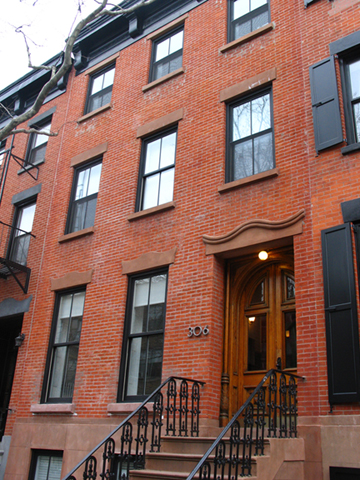 Sunny Brownstone Apt. in Carroll Gardens in Brooklyn, NY - Building Photo