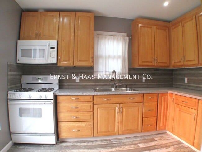 3716 Orange Ave in Long Beach, CA - Building Photo - Building Photo