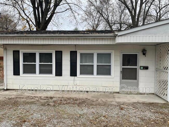 property at 4 Hickory Ct