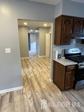 24 Emmett Ave in Perth Amboy, NJ - Foto de edificio - Building Photo