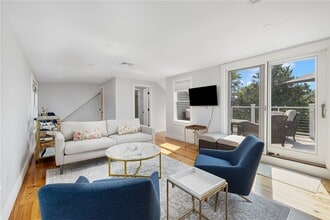 77 Pope St in Newport, RI - Building Photo - Building Photo