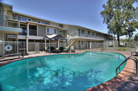 Mountain View Place in Mountain View, CA - Foto de edificio - Building Photo