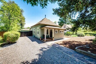 2832 S Acoma St in Englewood, CO - Building Photo - Building Photo