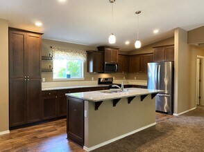 1190 Red Hawk Ct in Stevenson, WA - Building Photo - Building Photo