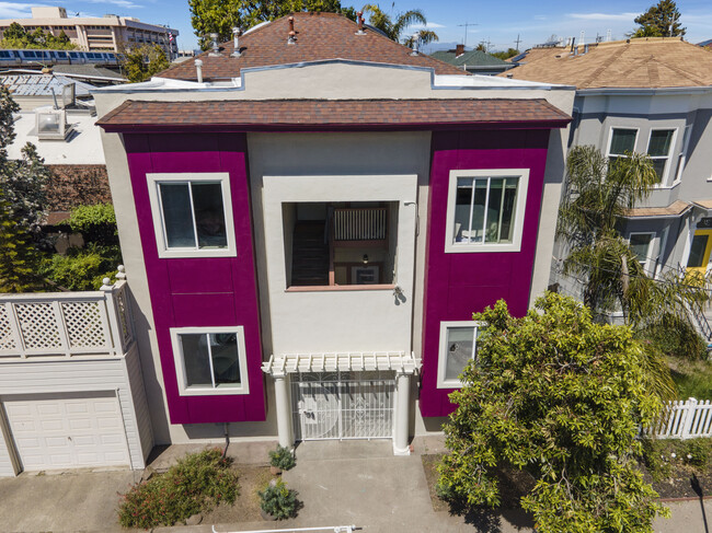 725-731 Henry St in Oakland, CA - Building Photo - Building Photo